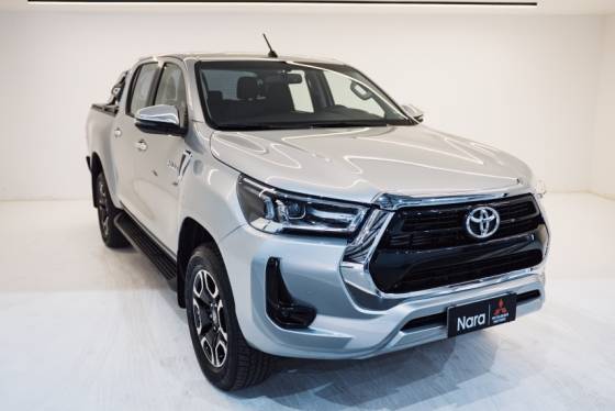 TOYOTA HILUX 2.8 D-4D TURBO DIESEL CD SRV 4X4 AUTOMÁTICO